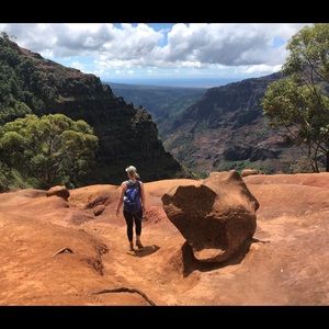 Meet your Posher, Holly